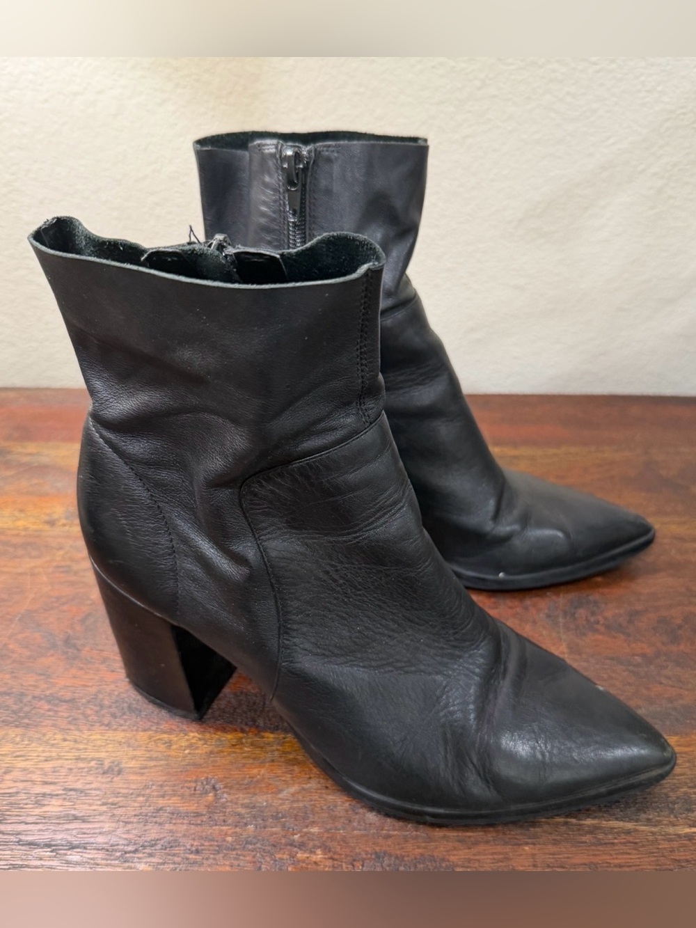 Tony Bianco Black Pointed-Toe Leather Ankle Boots size 8